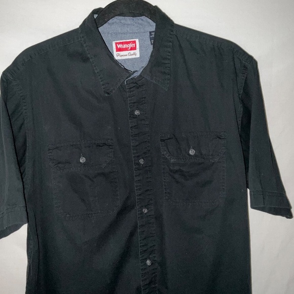 Black‎ Wrangler Short Sleeve button down Size M everyday basic workwear casual - Picture 1 of 16